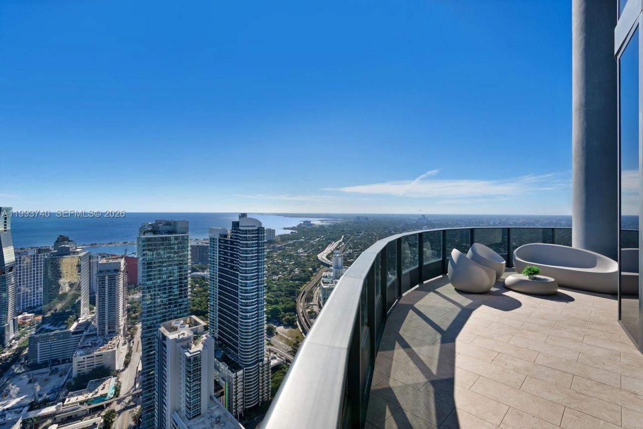 1000 Brickell Plz, Unit UPH6202, Miami, FL 33131 Photo