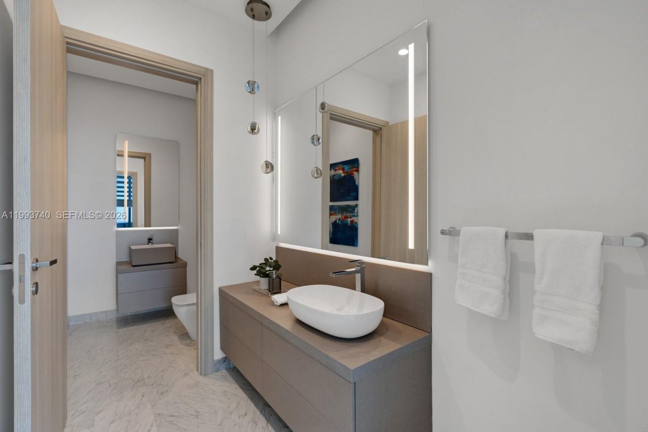 1000 Brickell Plz, Unit UPH6202, Miami, FL 33131 Photo
