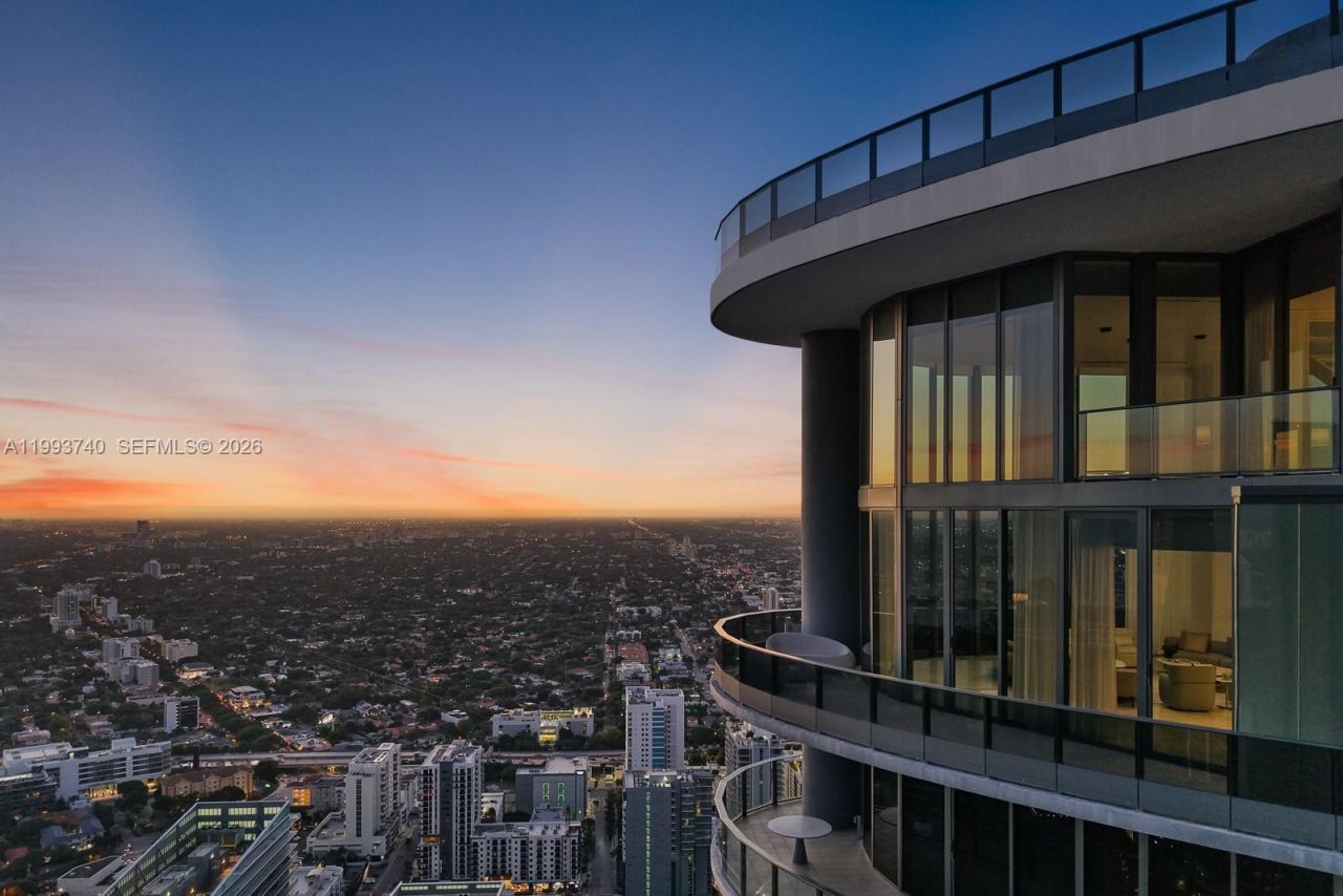 1000 Brickell Plz, Unit UPH6202, Miami, FL 33131 Photo