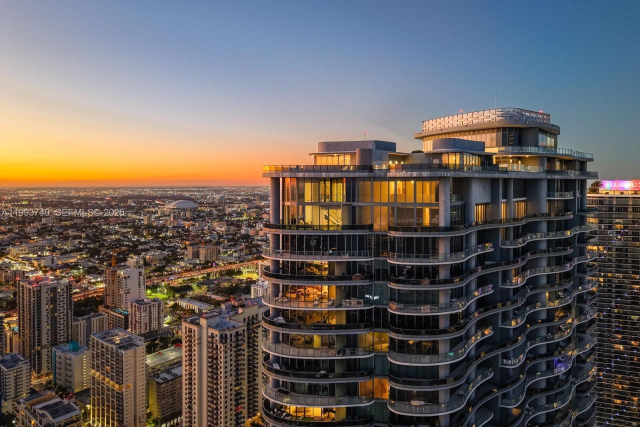 1000 Brickell Plz, Unit UPH6202, Miami, FL 33131 Photo