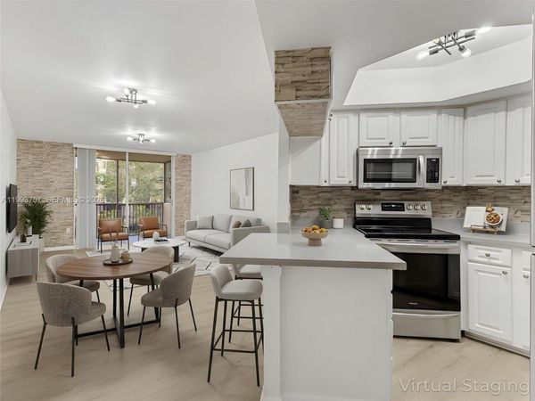 8343 Lake Dr , Unit 205, Doral, FL 33166