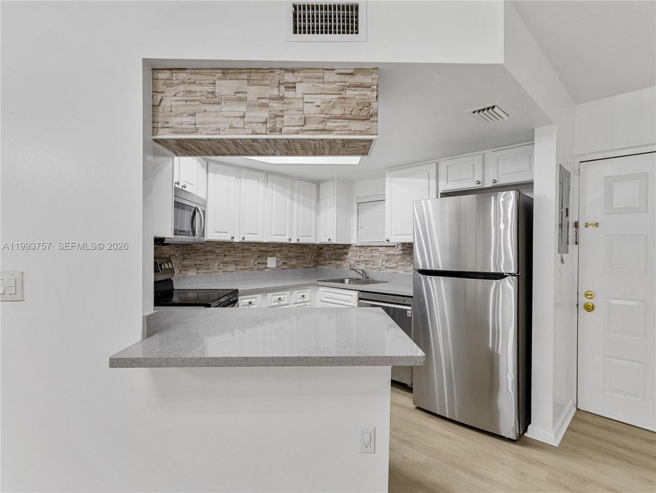 8343 Lake Dr , Unit 205, Doral, FL 33166 Photo