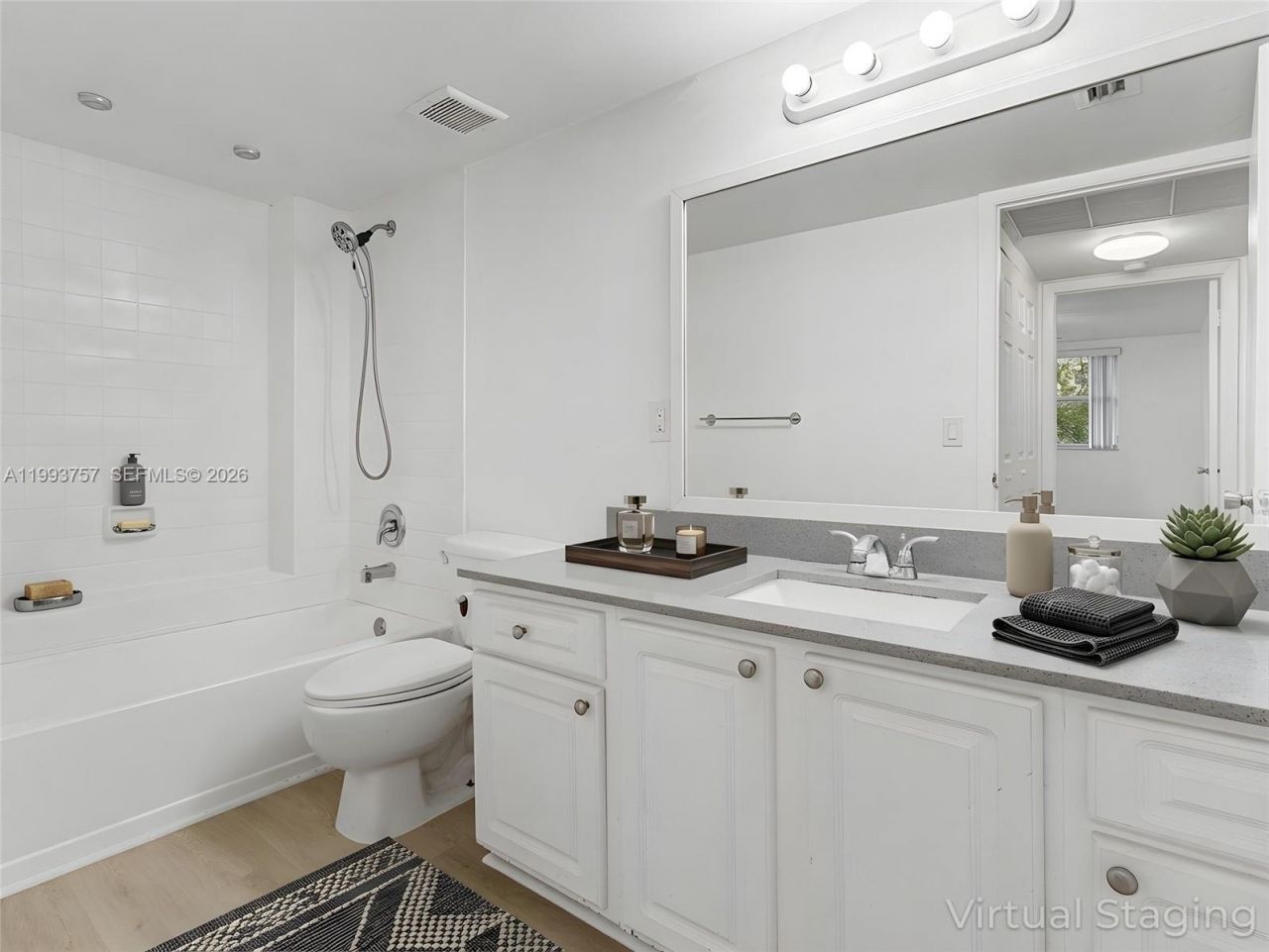 8343 Lake Dr , Unit 205, Doral, FL 33166 Photo