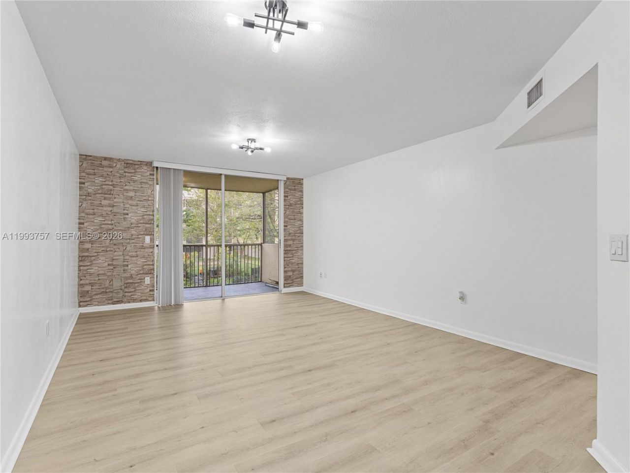 8343 Lake Dr , Unit 205, Doral, FL 33166 Photo