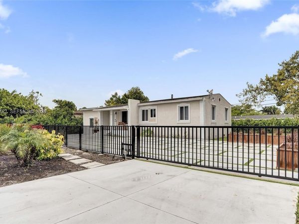 1001 NW 148th St , Miami, FL 33168