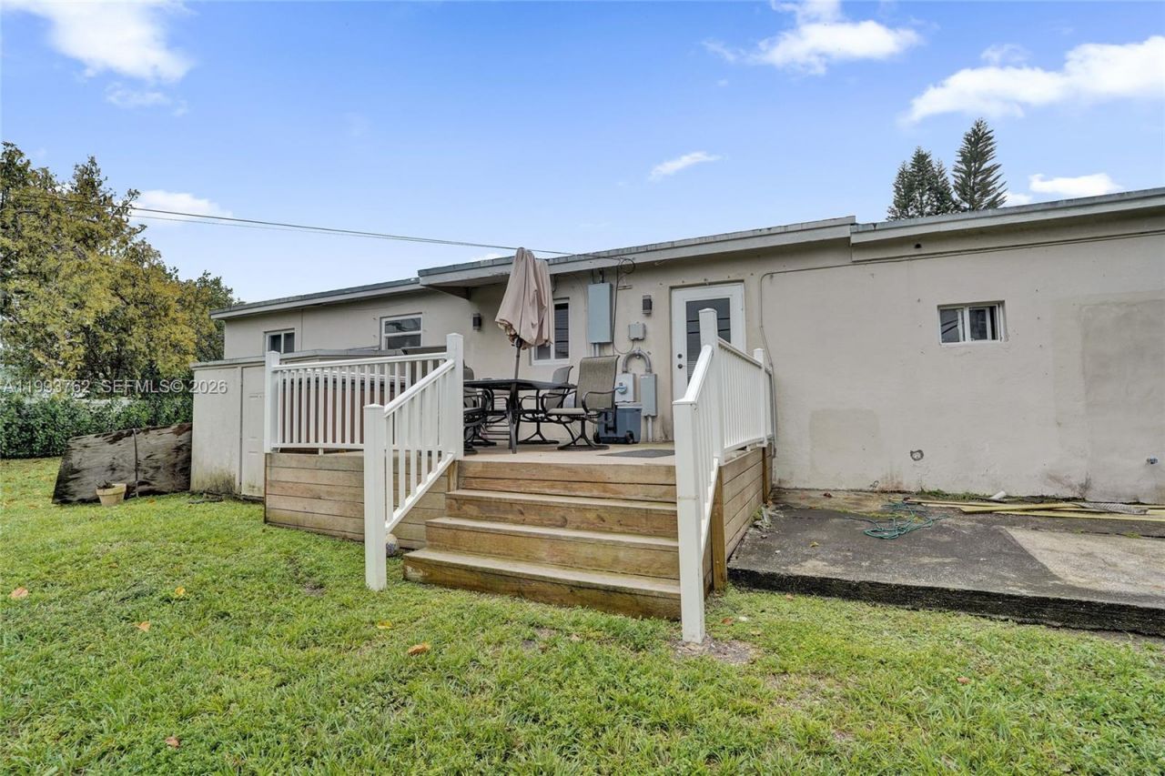 1001 NW 148th St , Miami, FL 33168 Photo