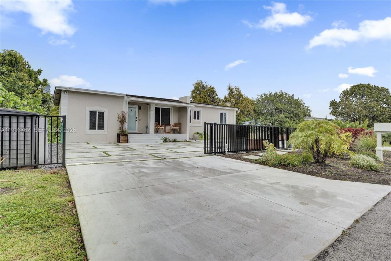 1001 NW 148th St , Miami, FL 33168 Photo