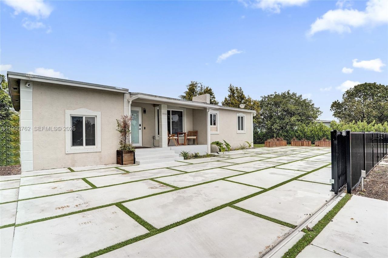 1001 NW 148th St , Miami, FL 33168 Photo