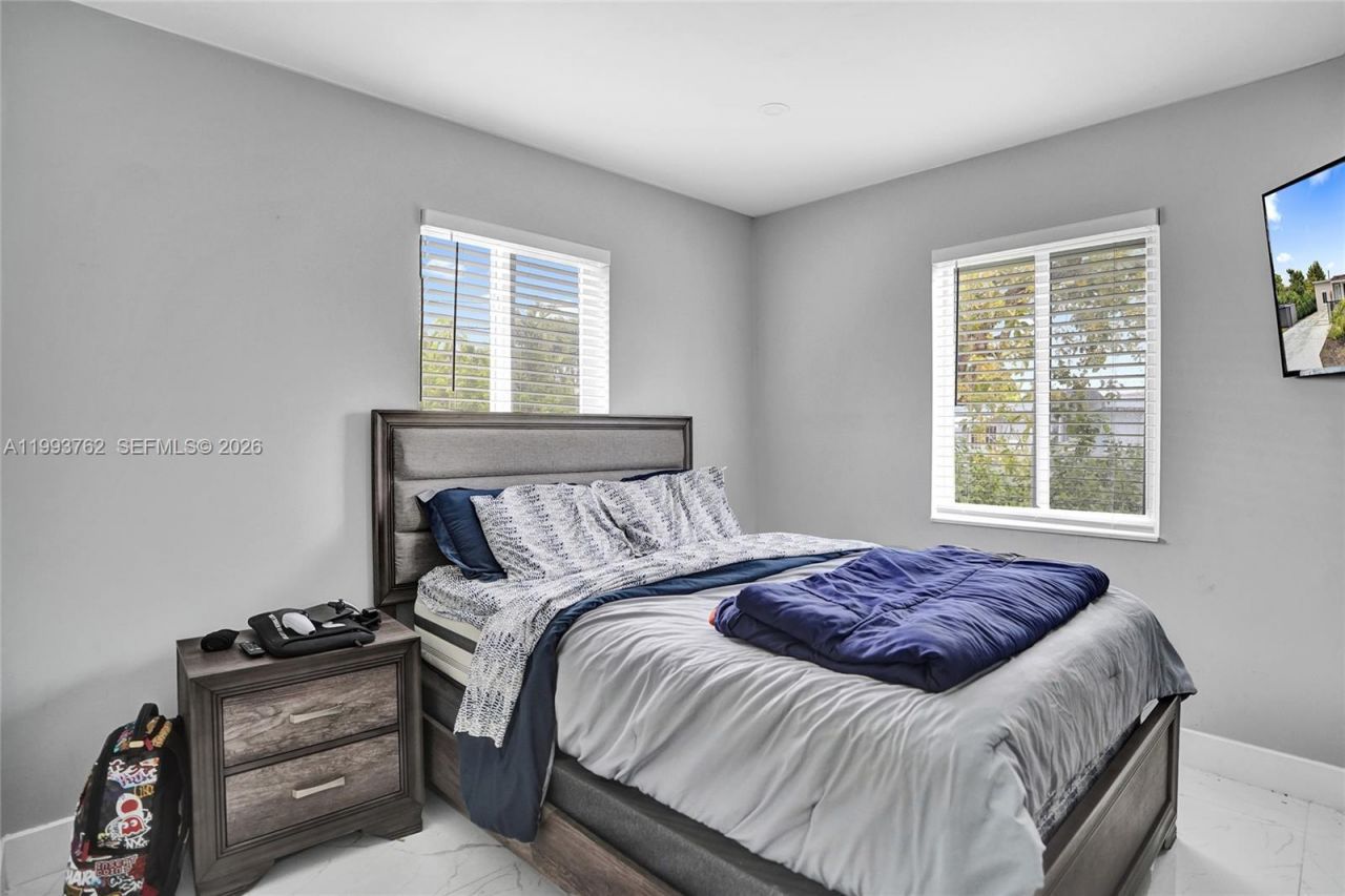 1001 NW 148th St , Miami, FL 33168 Photo