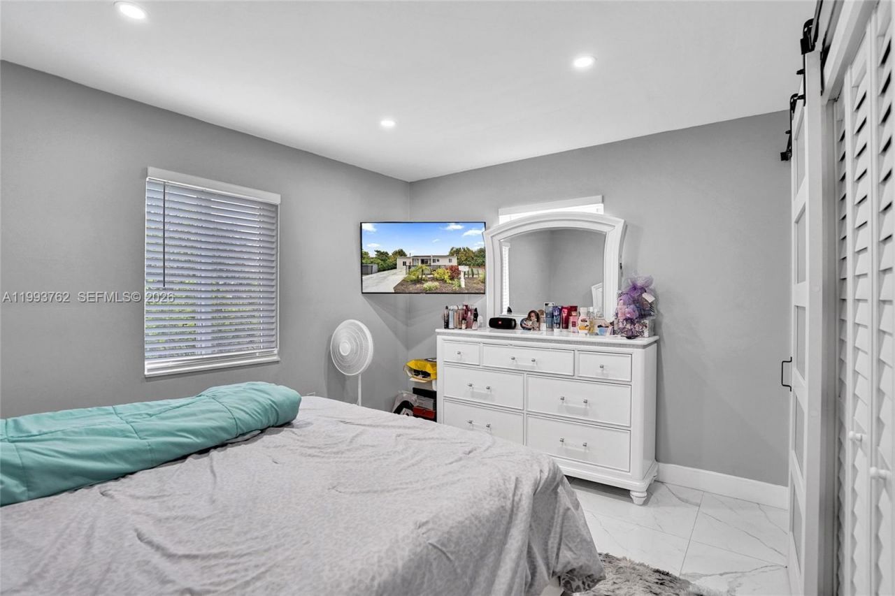 1001 NW 148th St , Miami, FL 33168 Photo