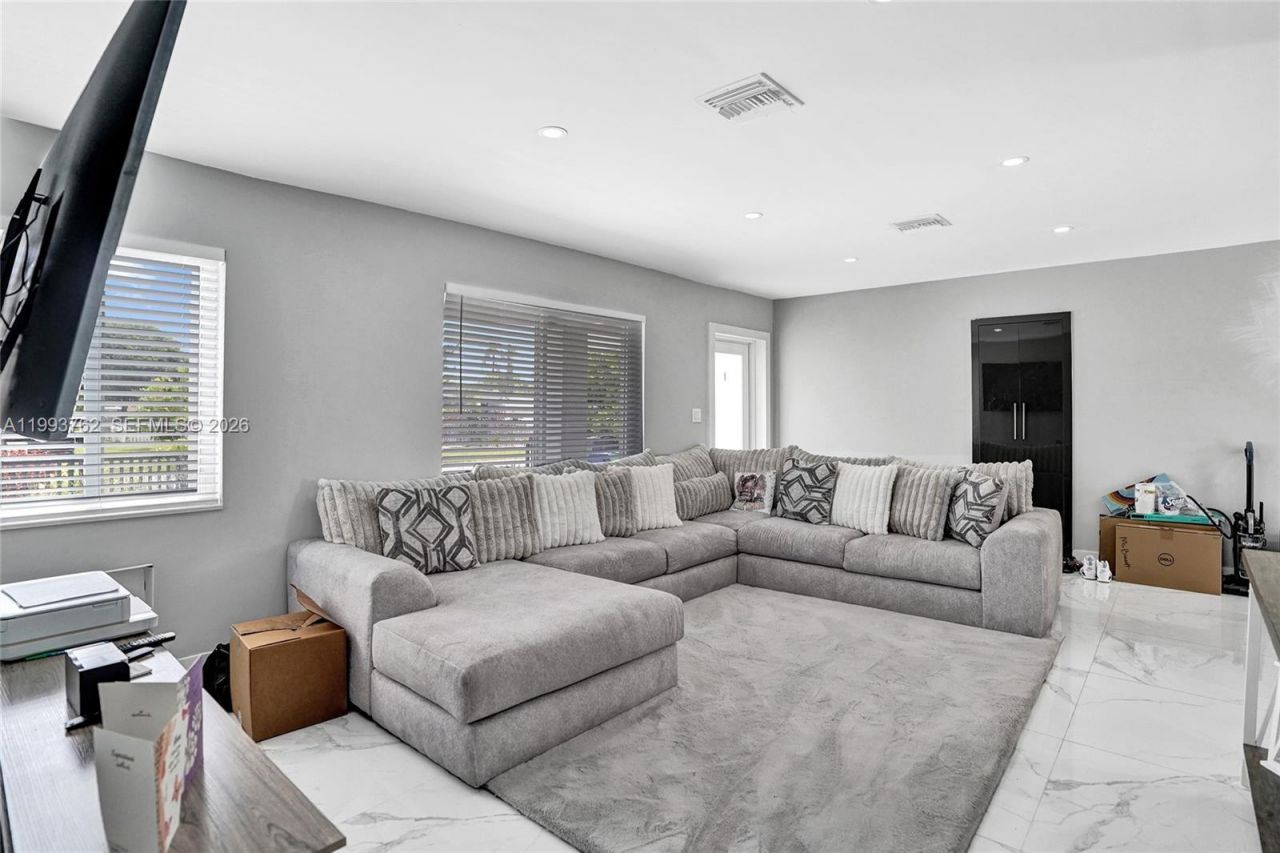 1001 NW 148th St , Miami, FL 33168 Photo