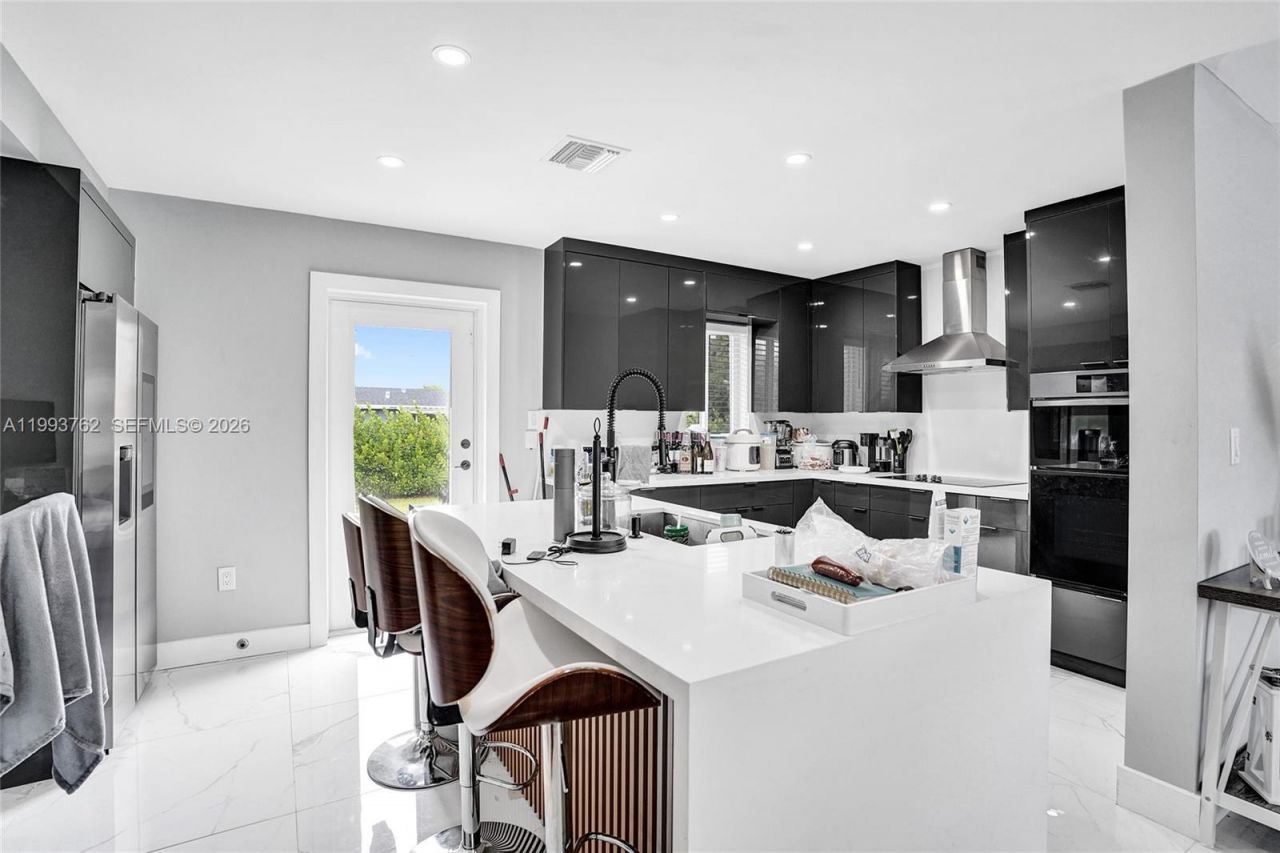 1001 NW 148th St , Miami, FL 33168 Photo