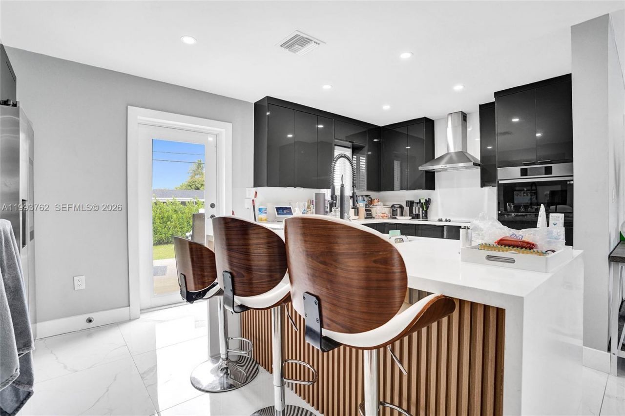 1001 NW 148th St , Miami, FL 33168 Photo