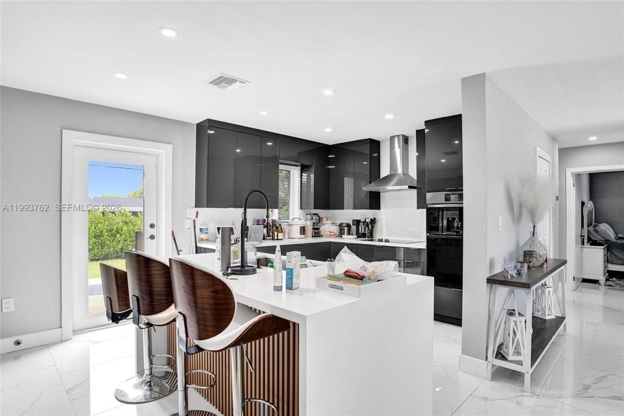 1001 NW 148th St , Miami, FL 33168 Photo