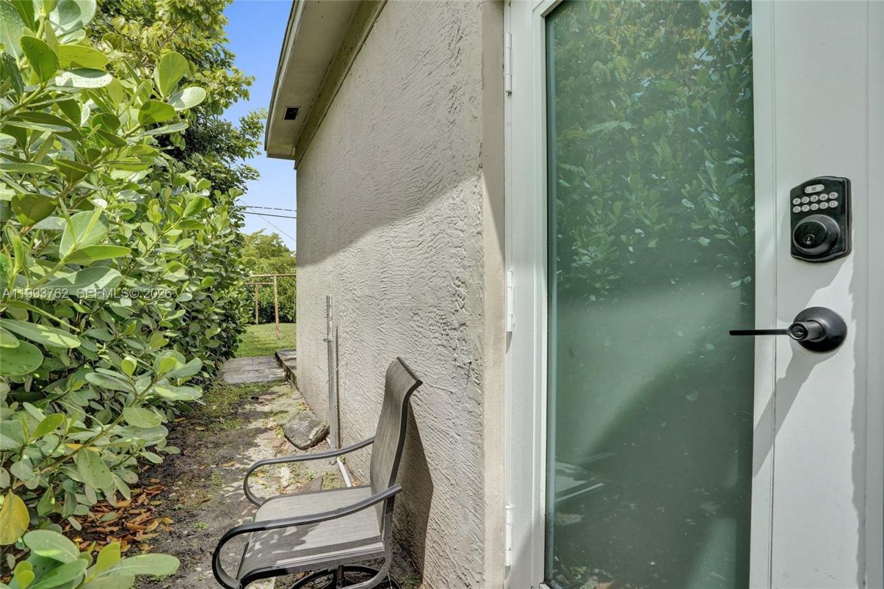 1001 NW 148th St , Miami, FL 33168 Photo