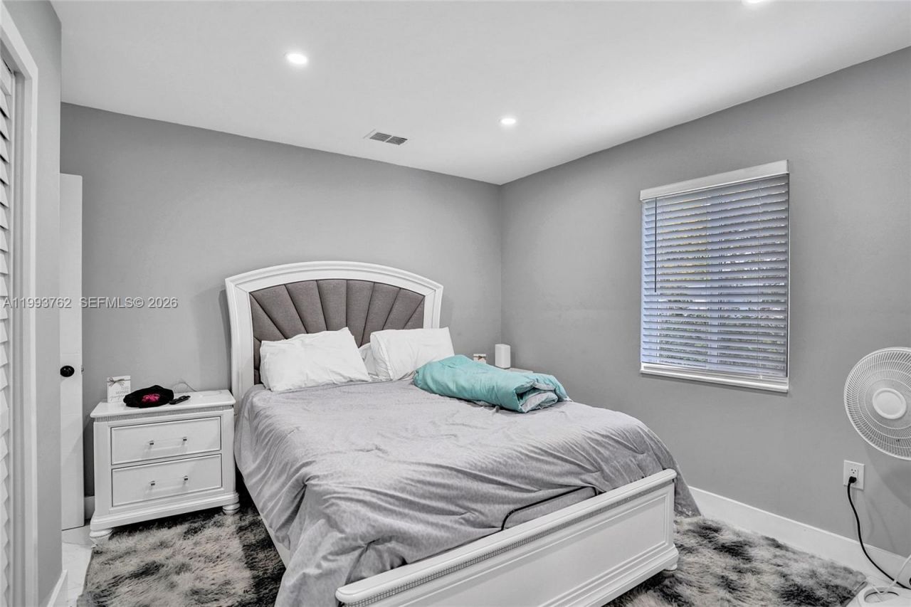 1001 NW 148th St , Miami, FL 33168 Photo