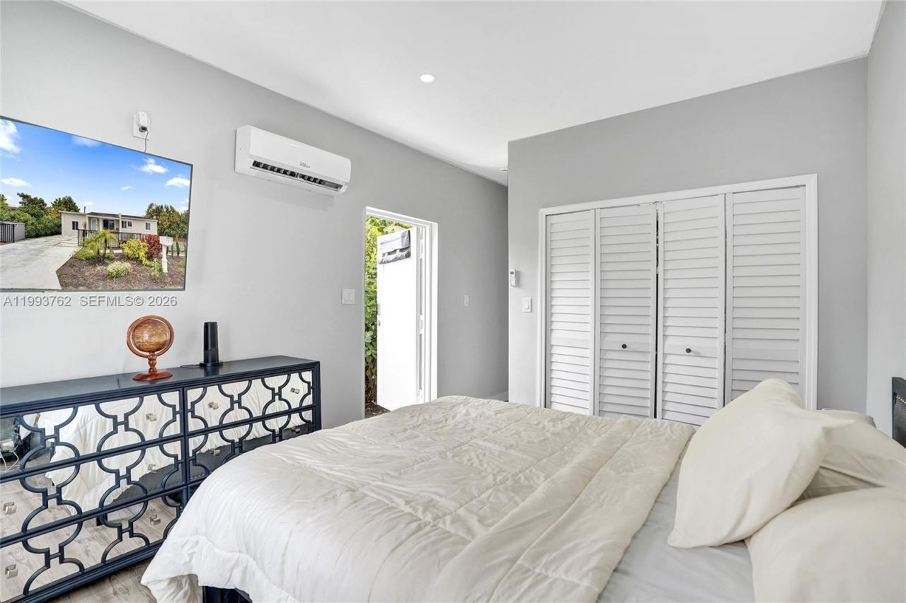 1001 NW 148th St , Miami, FL 33168 Photo