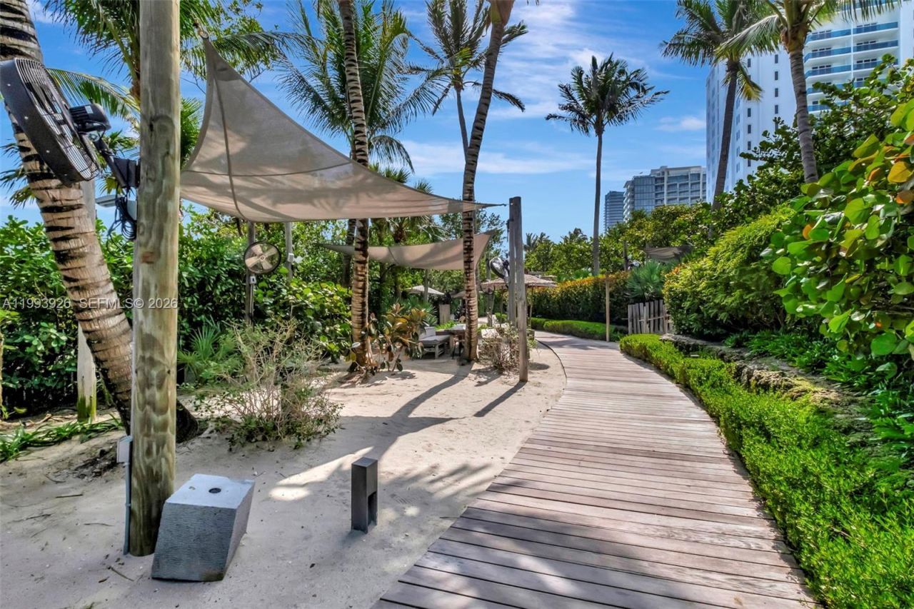 2301 Collins Ave, Unit 439, Miami Beach, FL 33139 Photo
