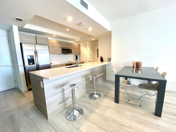 121 NE 34th St, Unit 807, Miami, FL 33137