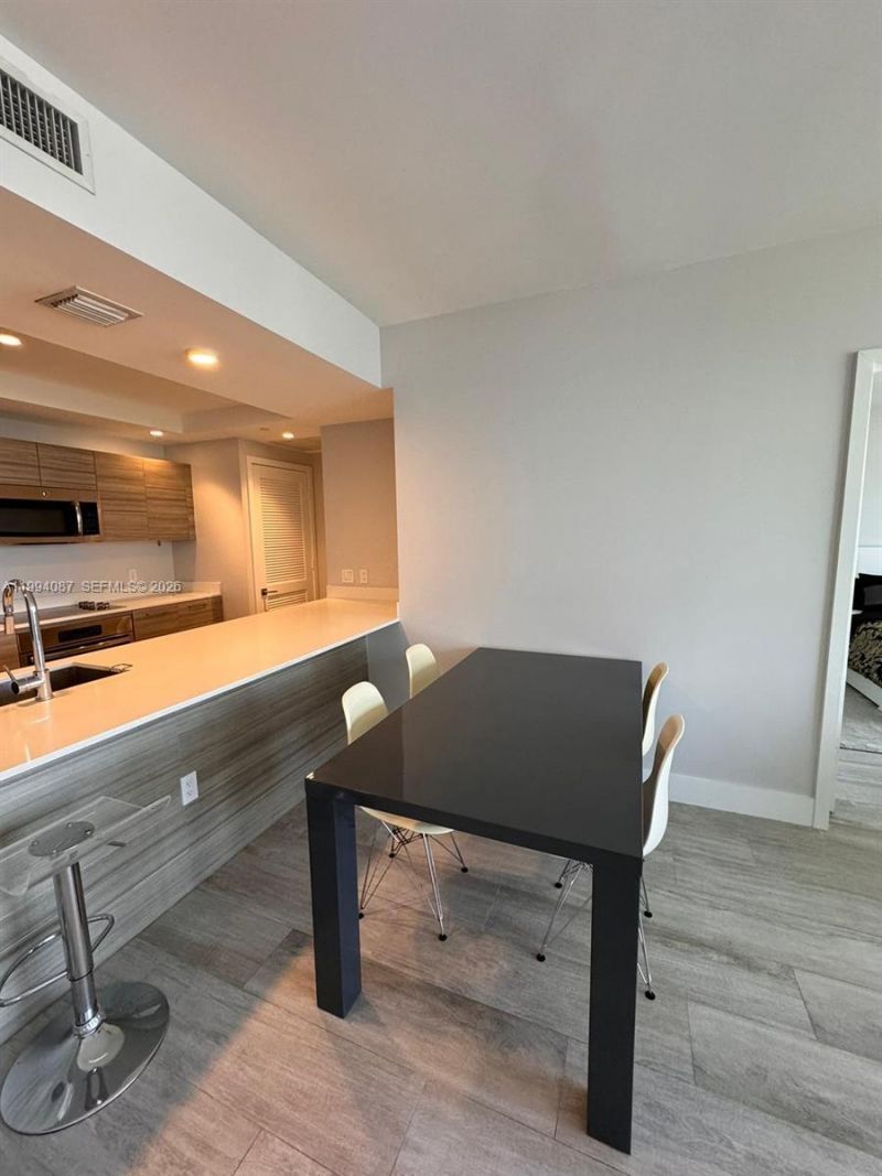 121 NE 34th St, Unit 807, Miami, FL 33137 Photo