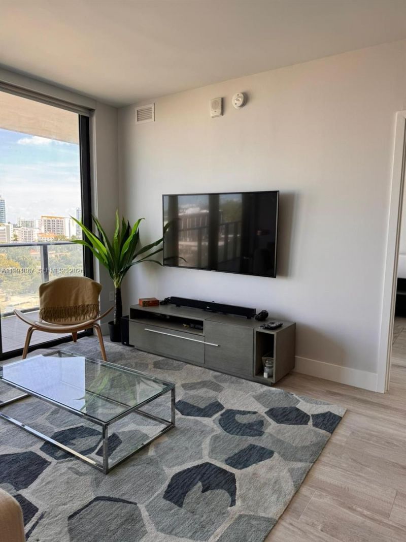 121 NE 34th St, Unit 807, Miami, FL 33137 Photo