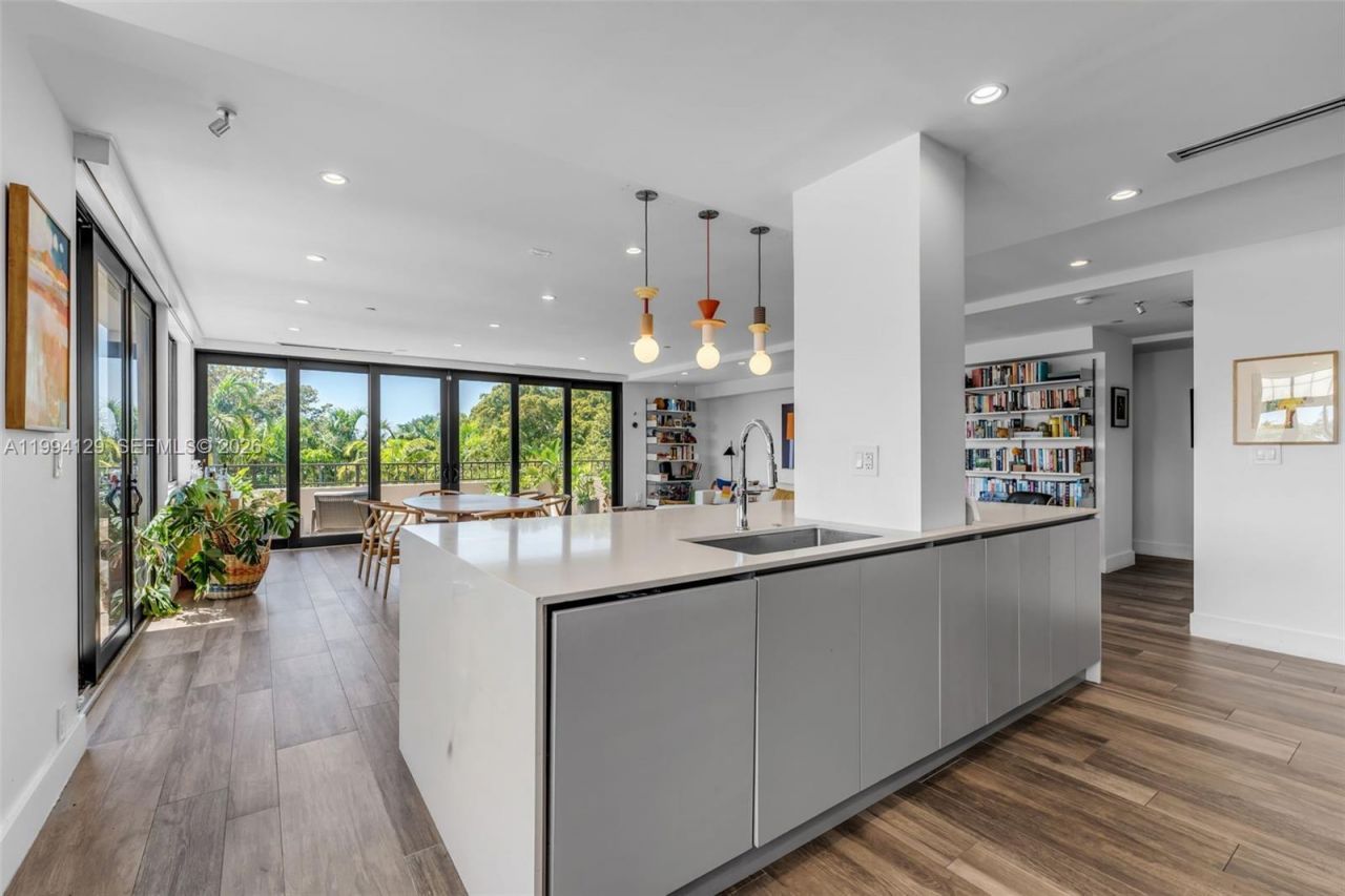 151 Crandon Blvd, Unit 345, Key Biscayne, FL 33149 Photo