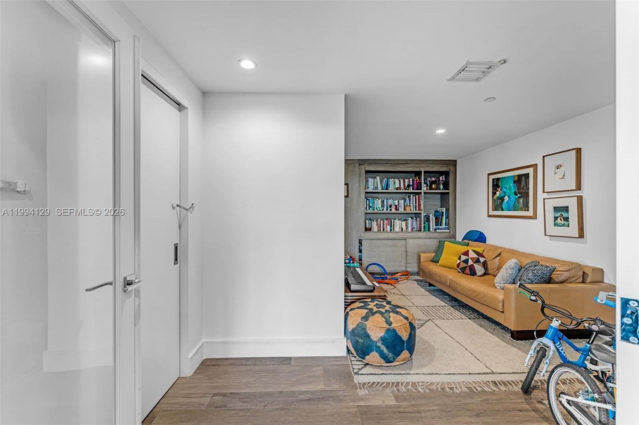 151 Crandon Blvd, Unit 345, Key Biscayne, FL 33149 Photo