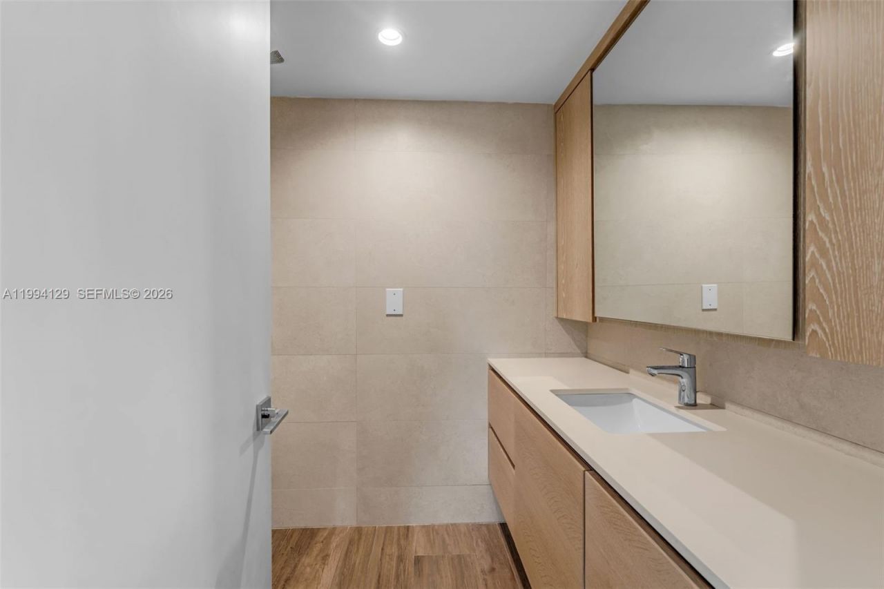 151 Crandon Blvd, Unit 345, Key Biscayne, FL 33149 Photo