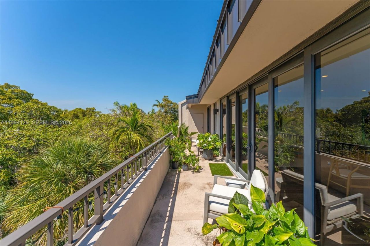 151 Crandon Blvd, Unit 345, Key Biscayne, FL 33149 Photo