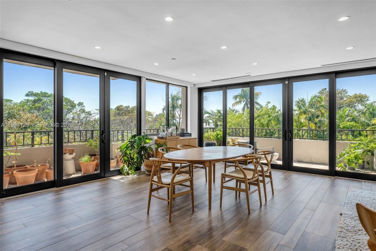 151 Crandon Blvd, Unit 345, Key Biscayne, FL 33149 Photo