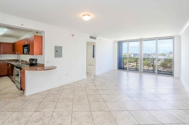 401 69th St , Unit 505, Miami Beach, FL 33141 Photo