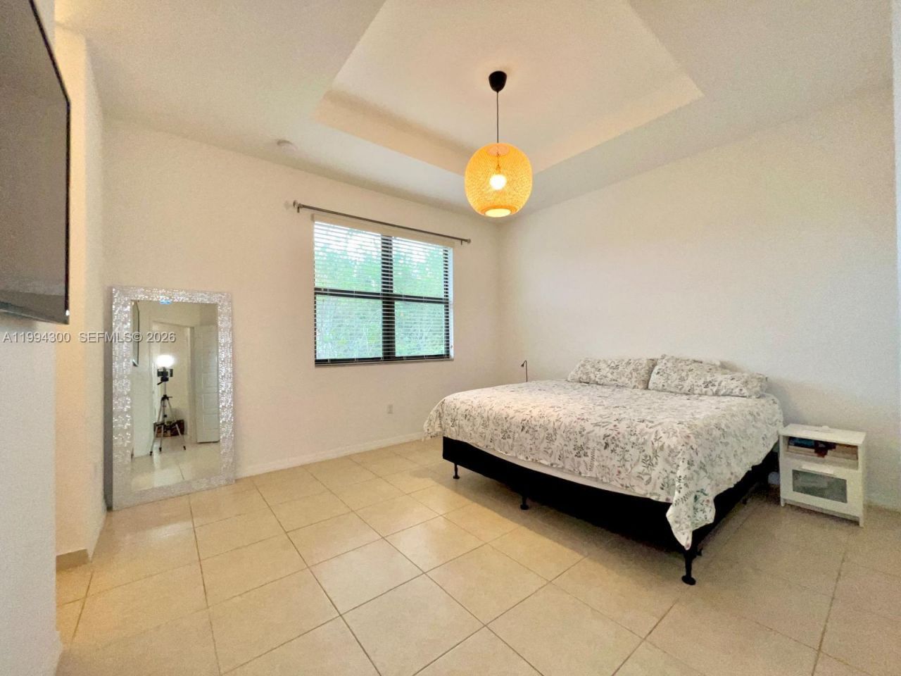 649 NE 191st St , Miami, FL 33179 Photo