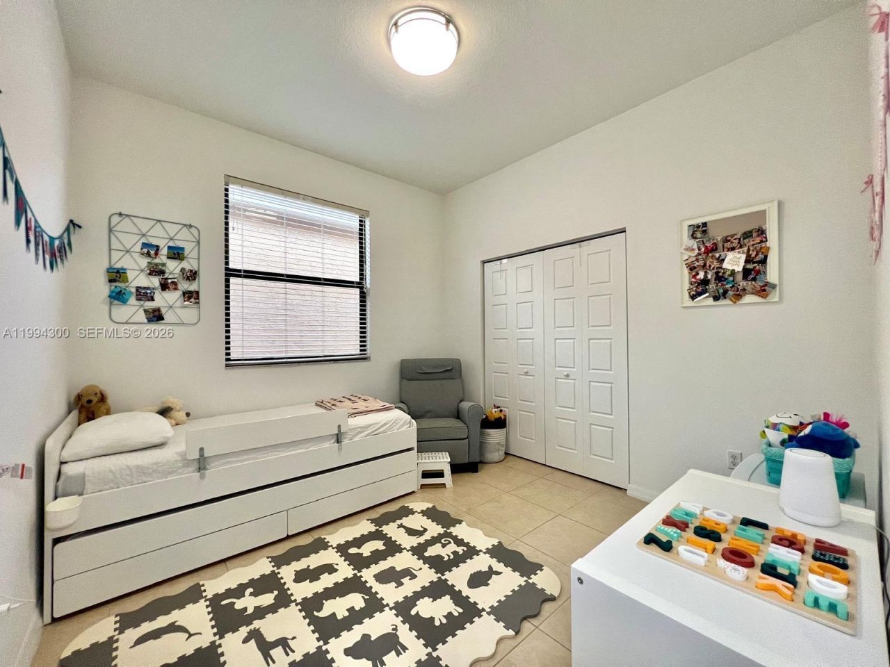 649 NE 191st St , Miami, FL 33179 Photo