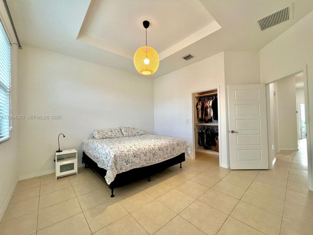 649 NE 191st St , Miami, FL 33179 Photo