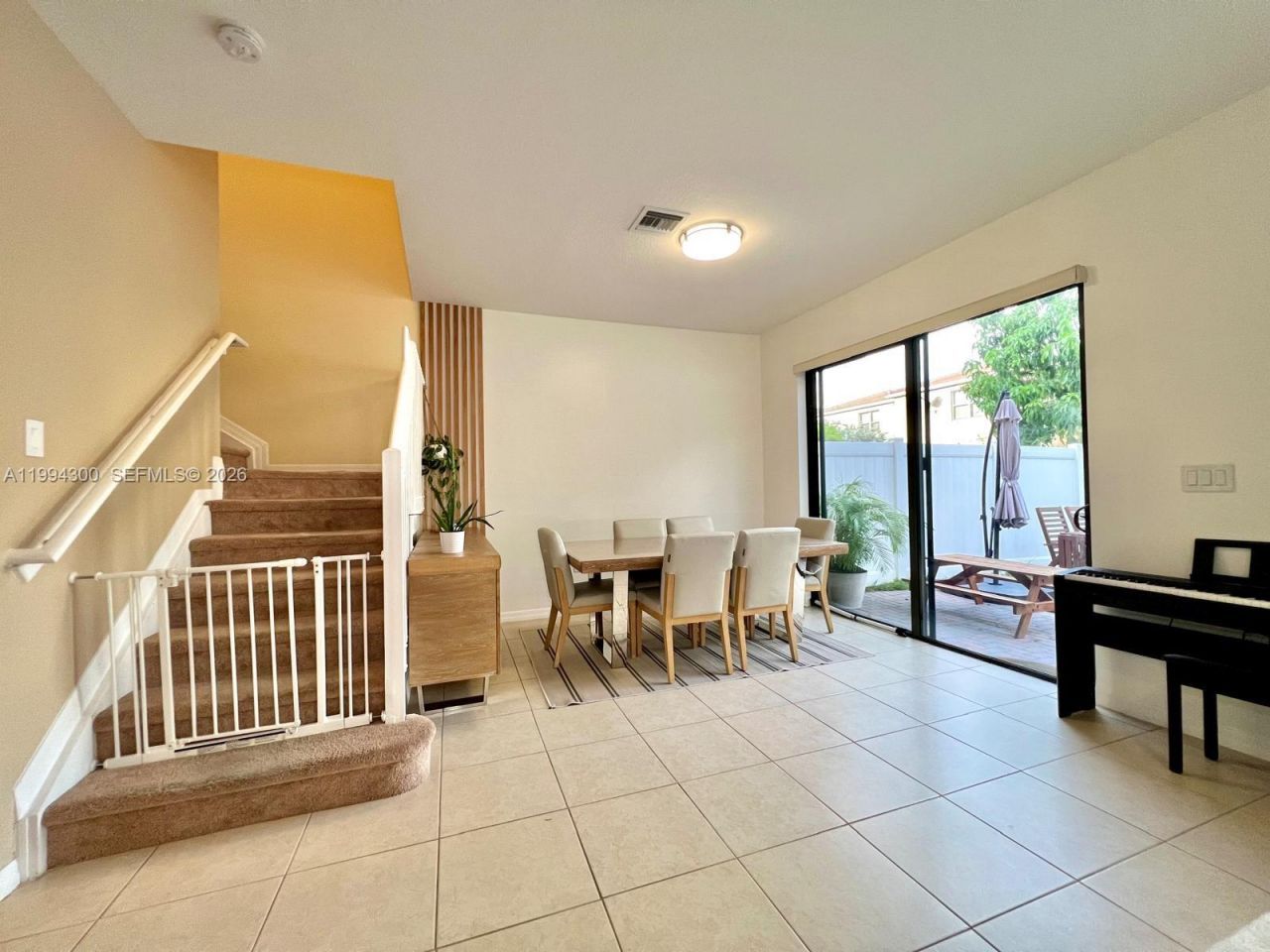 649 NE 191st St , Miami, FL 33179 Photo