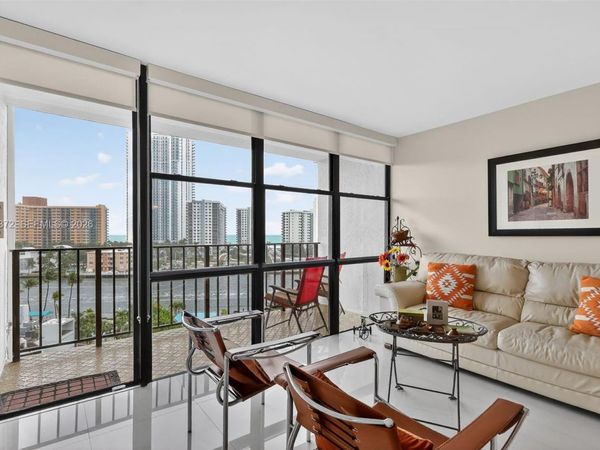 800 Parkview Dr , Unit 908, Hallandale Beach, FL 33009