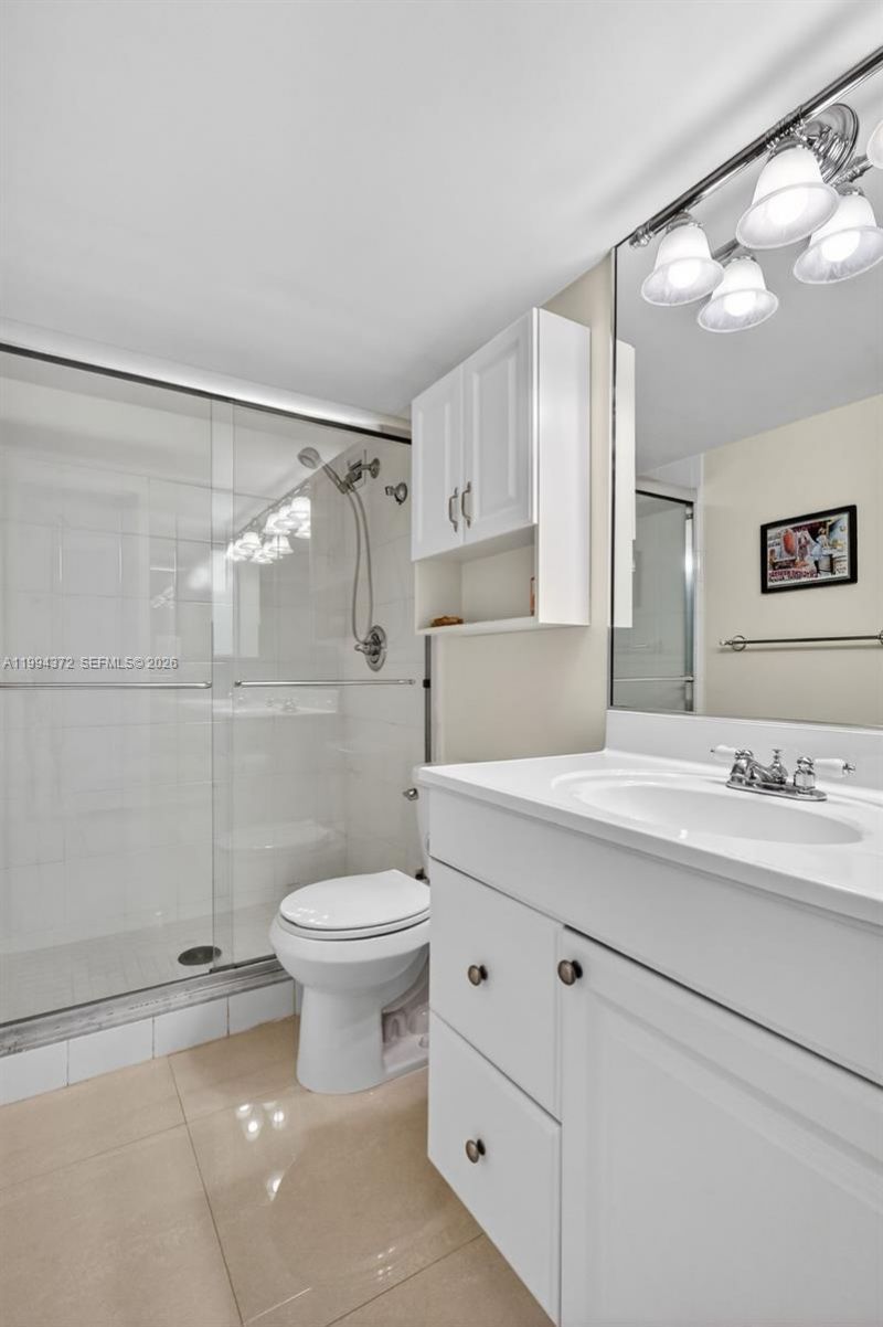 800 Parkview Dr , Unit 908, Hallandale Beach, FL 33009 Photo