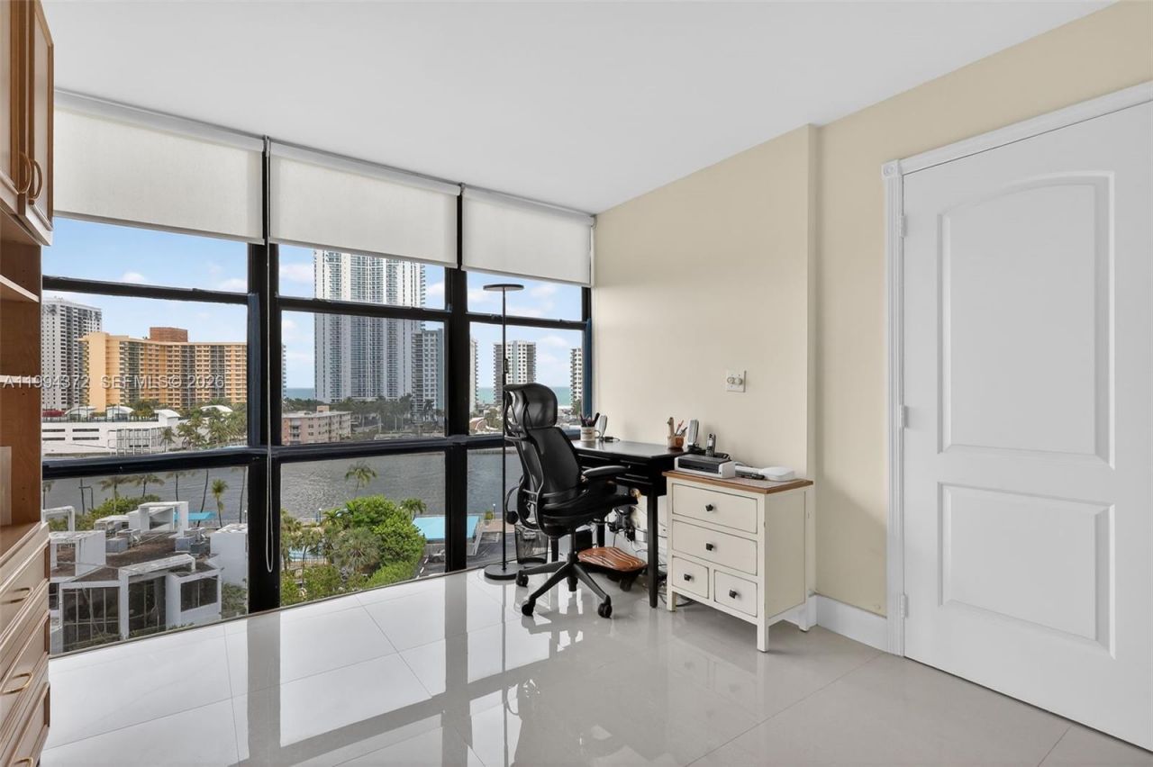 800 Parkview Dr , Unit 908, Hallandale Beach, FL 33009 Photo