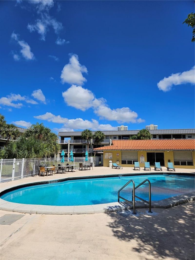 250 Layne Blvd , Unit 105, Hallandale Beach, FL 33009 Photo