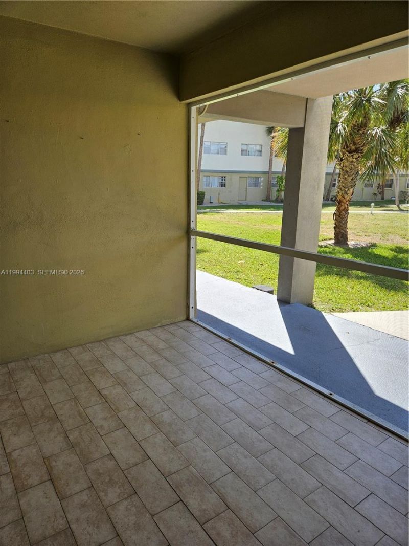 250 Layne Blvd, Unit 105, Hallandale Beach, FL 33009 Photo