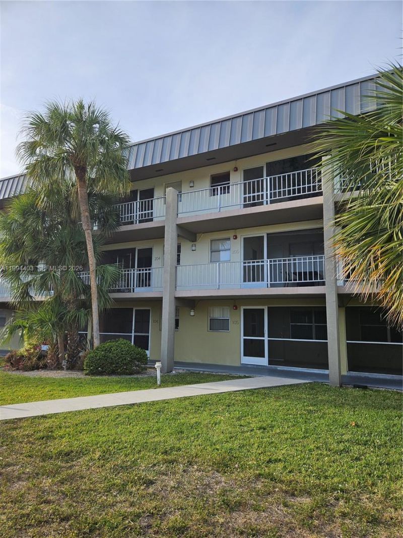 250 Layne Blvd, Unit 105, Hallandale Beach, FL 33009 Photo