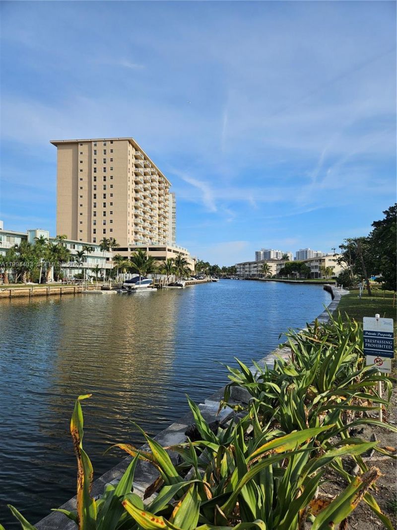 250 Layne Blvd , Unit 105, Hallandale Beach, FL 33009 Photo