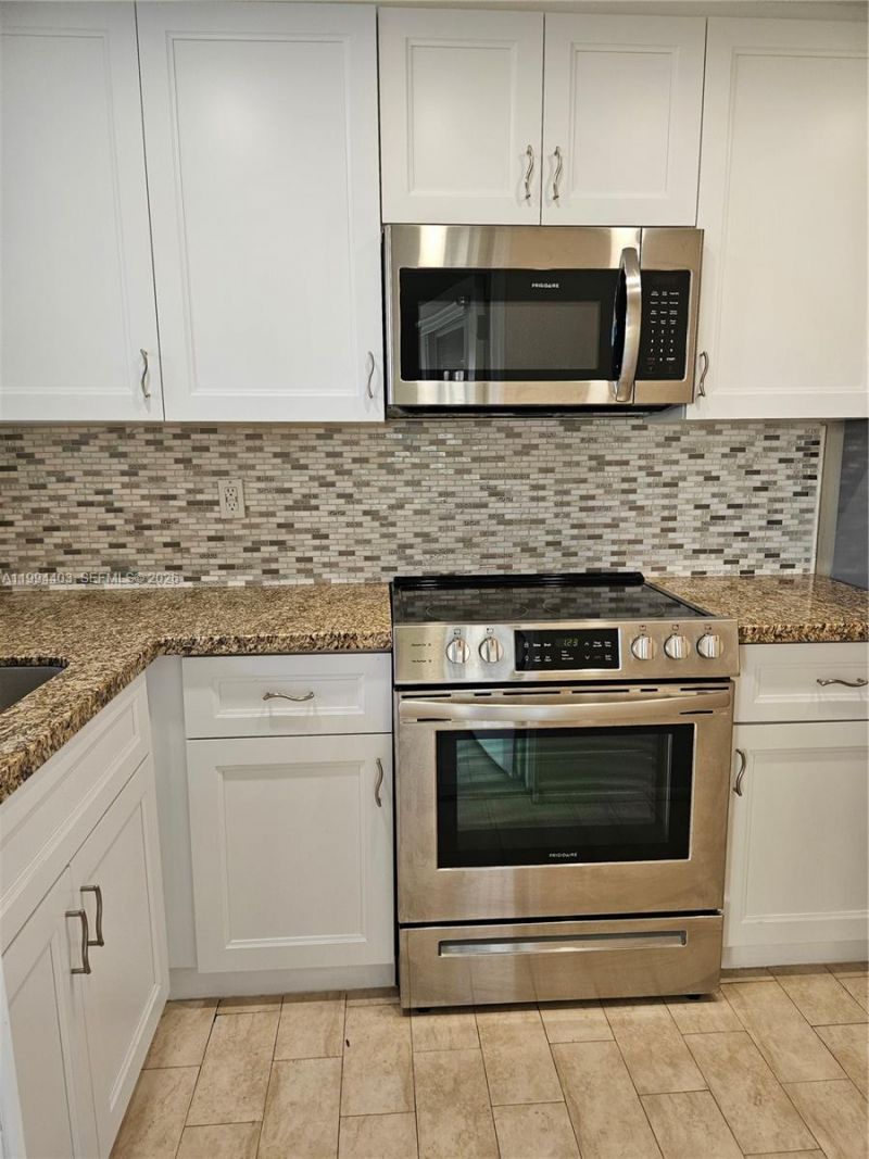 250 Layne Blvd, Unit 105, Hallandale Beach, FL 33009 Photo