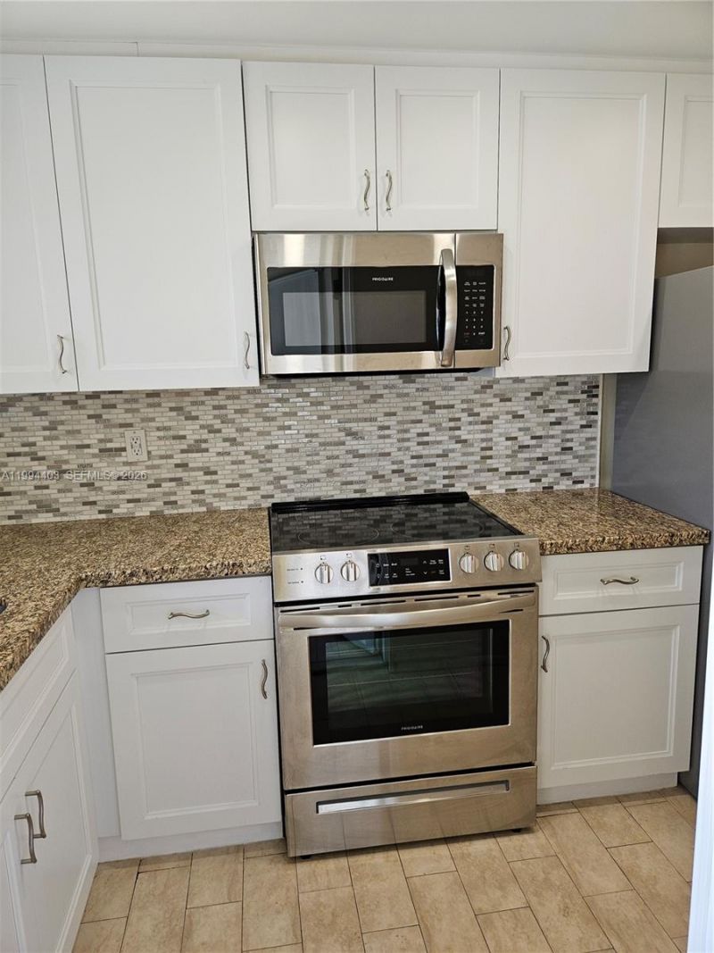 250 Layne Blvd , Unit 105, Hallandale Beach, FL 33009 Photo