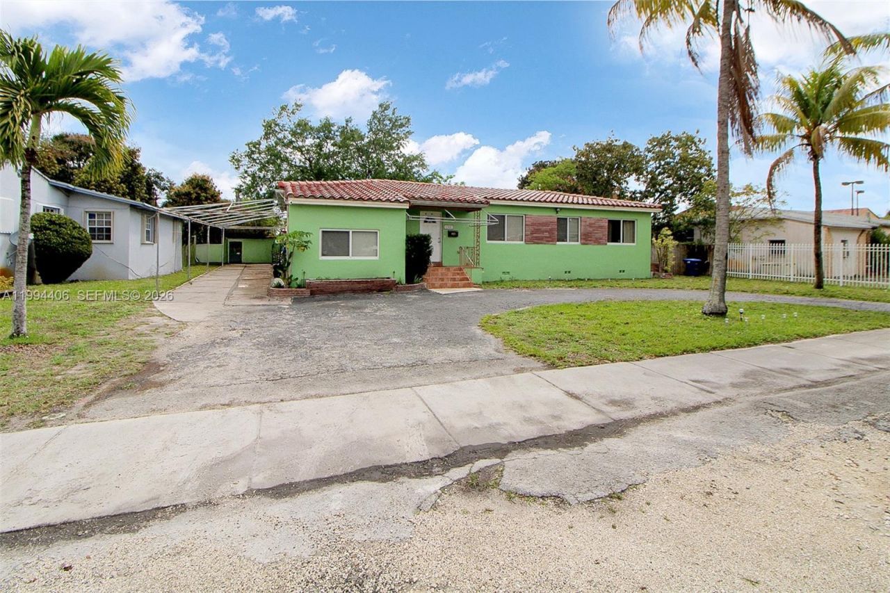 12901 NW Miami Ct, Miami, FL 33168 Photo