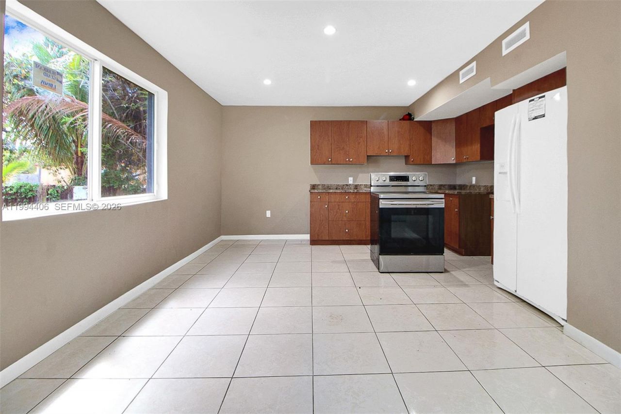 12901 NW Miami Ct , Miami, FL 33168 Photo