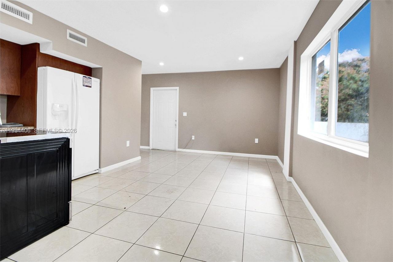 12901 NW Miami Ct , Miami, FL 33168 Photo