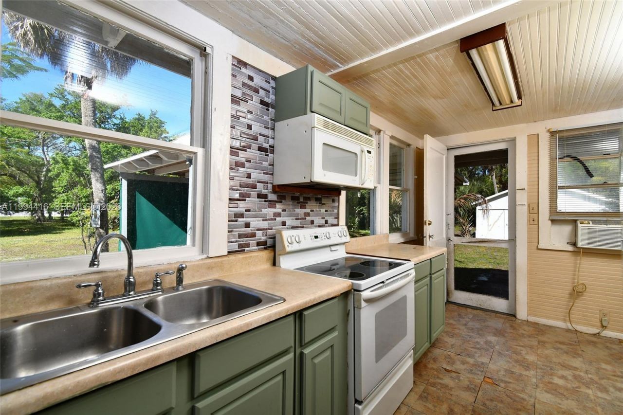 3381 Edgewood Ave. , Fort Myers, FL 33916 Photo