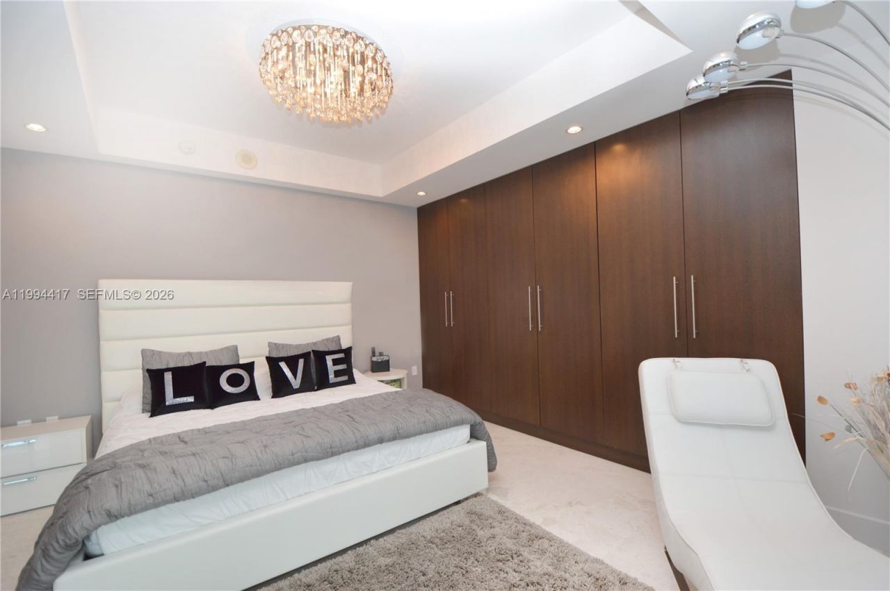 1100 Biscayne Blvd , Unit 6104, Miami, FL 33132 Photo