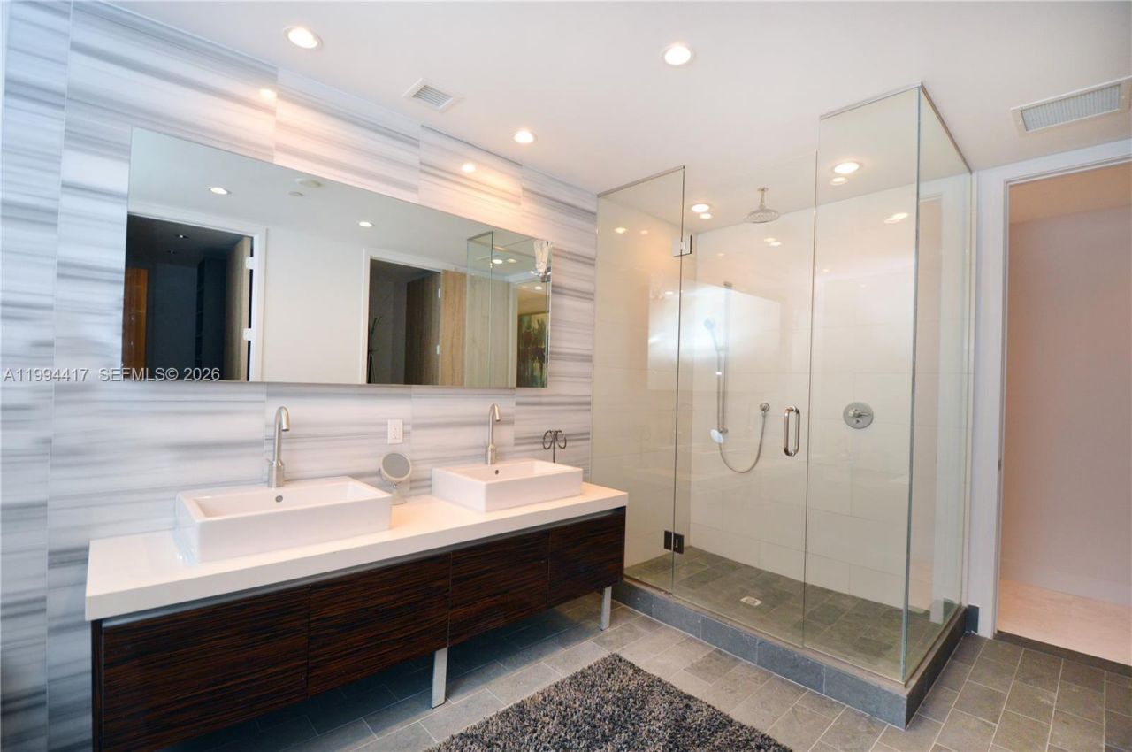 1100 Biscayne Blvd , Unit 6104, Miami, FL 33132 Photo